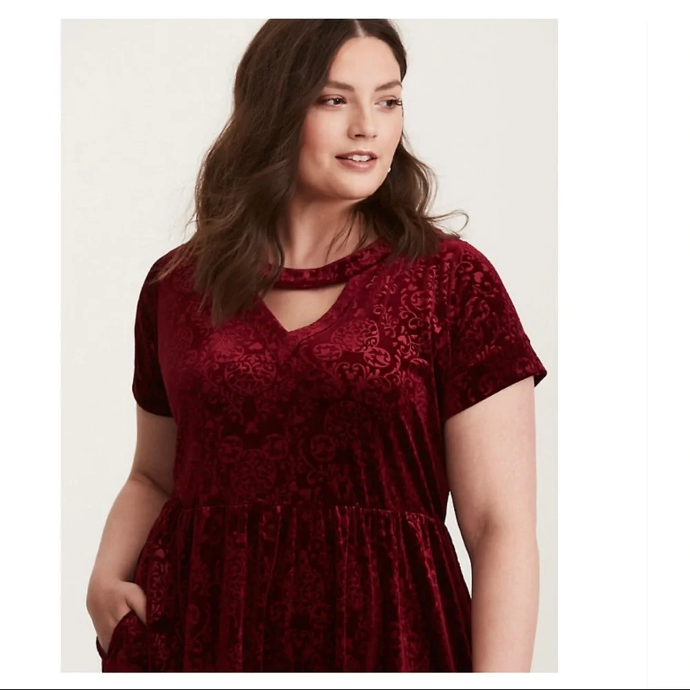 EUC Torrid Disney Mickey Mouse Red Velvet Dress 3X - Picture 5 of 16